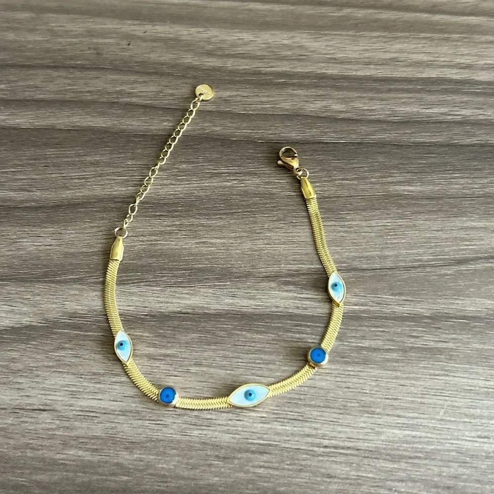 Gold  Evil Eye Bracelet Q426